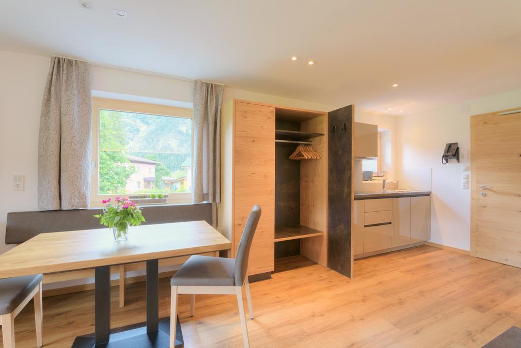 Aktiv Apartments Лойташ Стая снимка