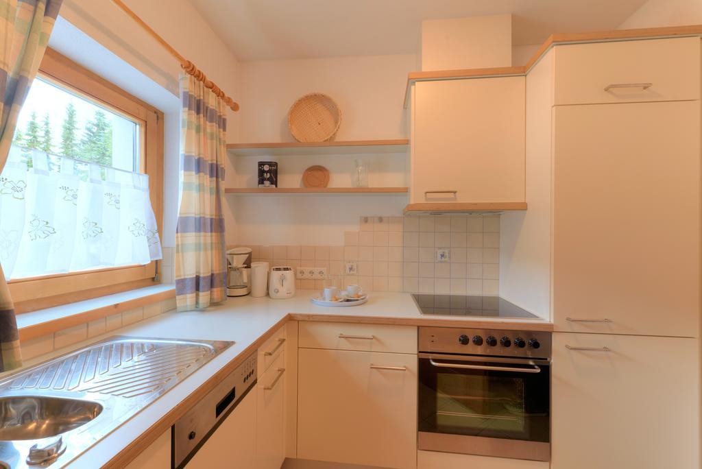 Aktiv Apartments Лойташ Стая снимка